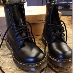 1460 Smooth Dr Martens